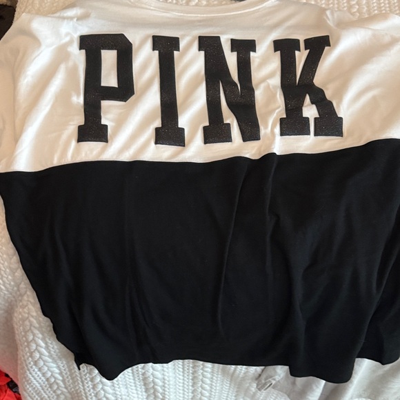 Victoria's Secret PINK t-shirt bundle - Picture 2 of 4